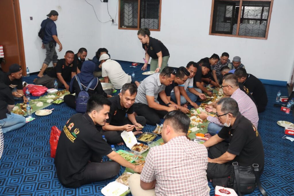 Raden Sebut Pers Turut Mencerdaskan Bangsa