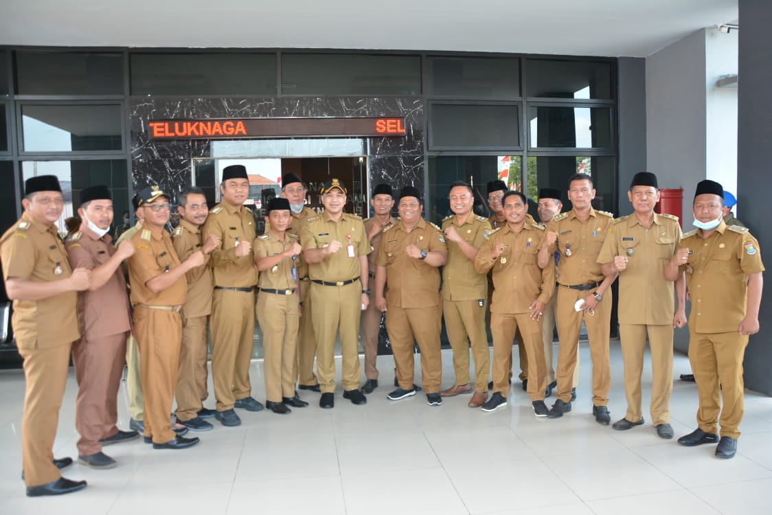 Apel di Teluknaga, Bupati Zaki Ingatkan Bahaya Sampah