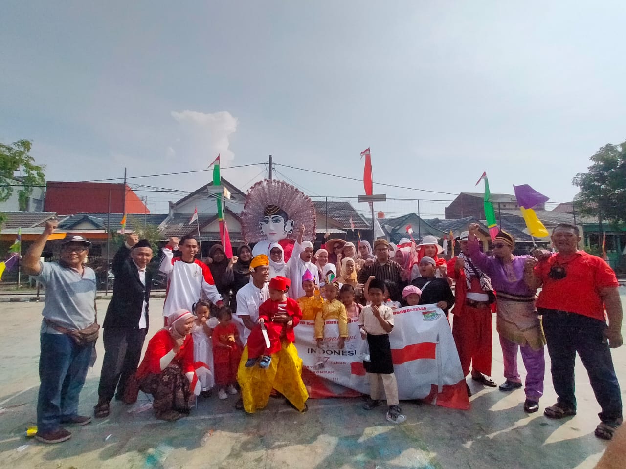 Warga Komplek Mutiara Garuda Gelar Kirab Budaya