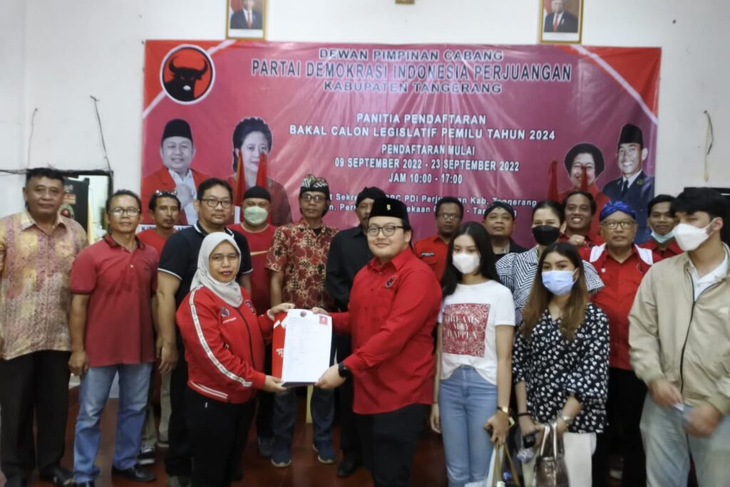 Abraham Garuda Resmi Daftar Caleg DPRD Banten
