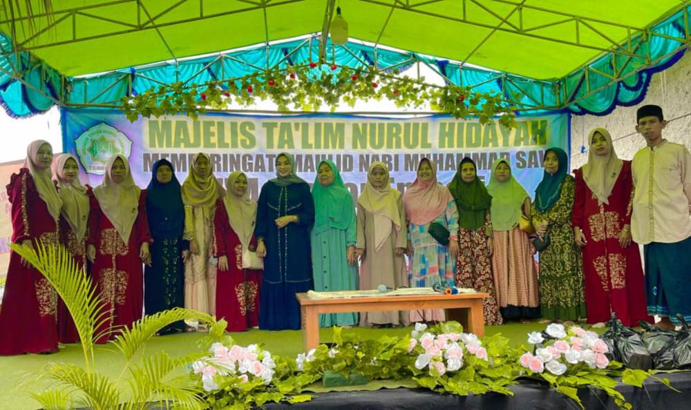 Luar Biasa! Istri Kades Belimbing Peduli  Rakyat Kecil