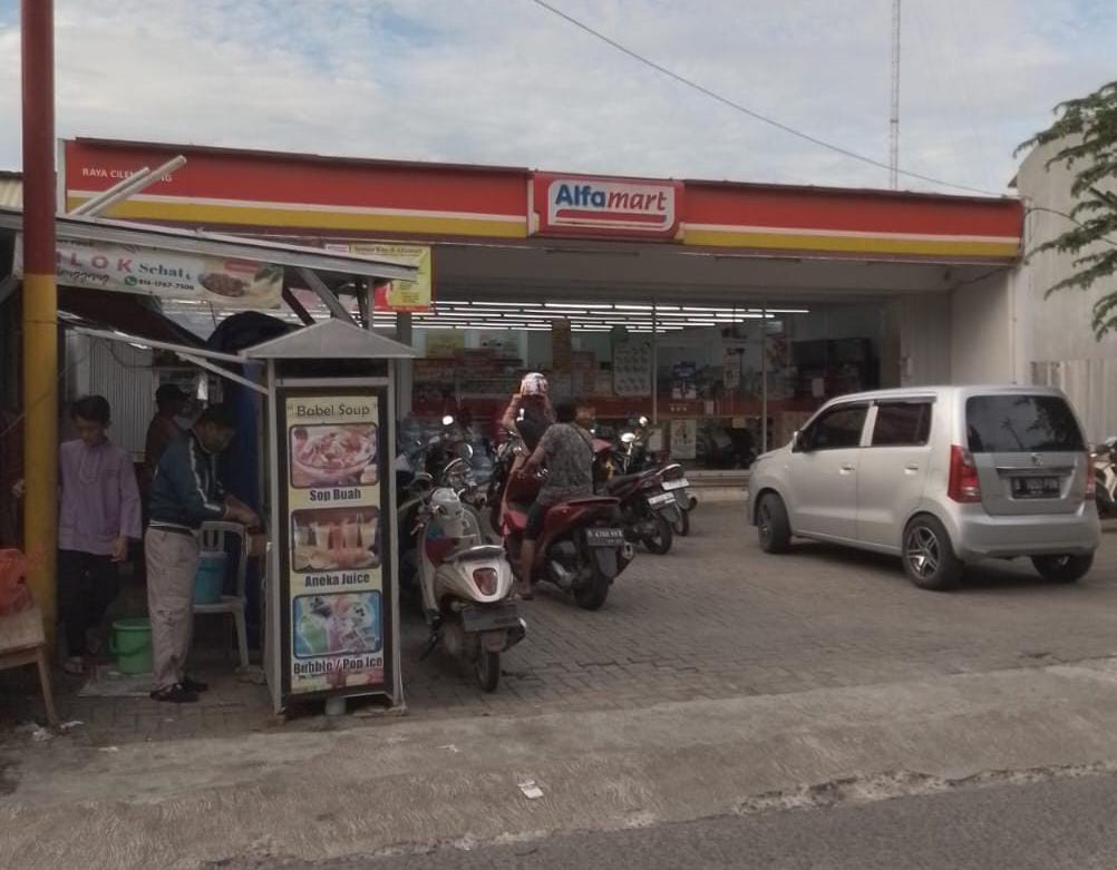 Berkah Ramadhan, Alfamart Beri Kemudahan Berjualan Takjil