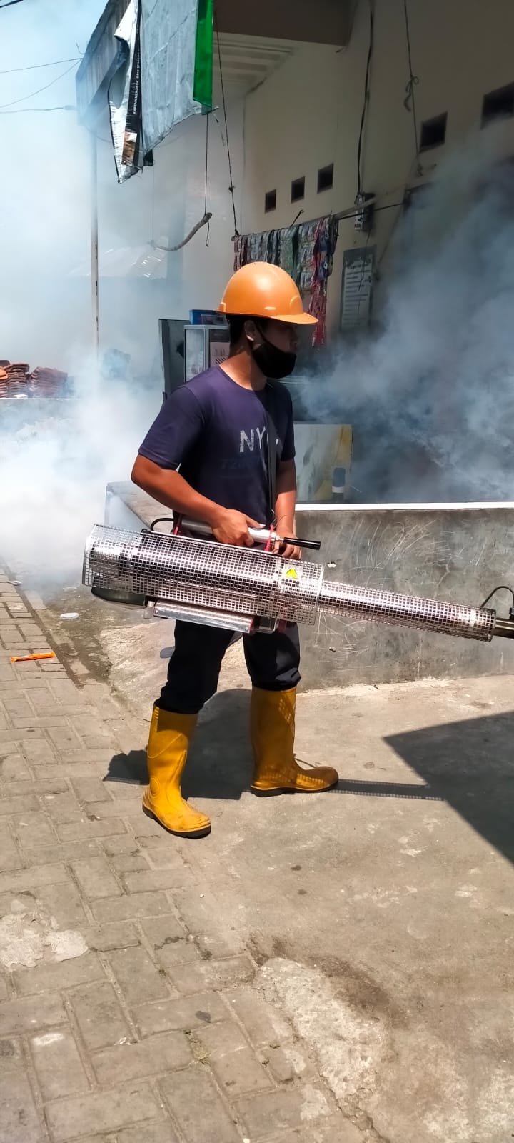 Cegah DBD, Pemukiman Sekitaran PT Indah Kiat Tangerang Difogging