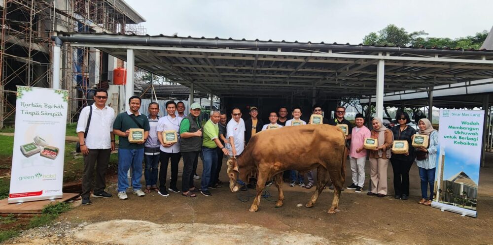 Rayakan Iduladha 1445H, Yayasan Muslim Sinar Mas Land Beri Bantuan Hewan Kurban kepada Masyarakat