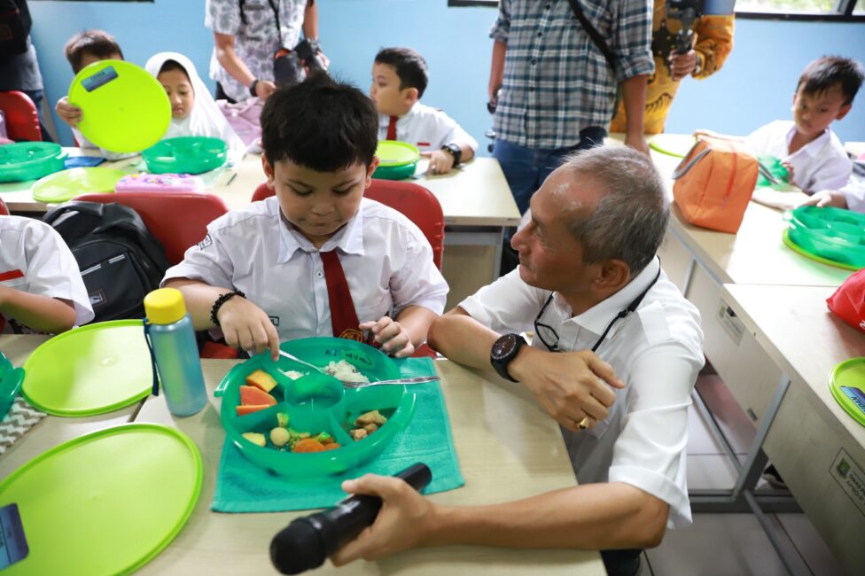 Uji Coba Makan Bergizi Gratis Sasar Ribuan Siswa di Kota Tangerang