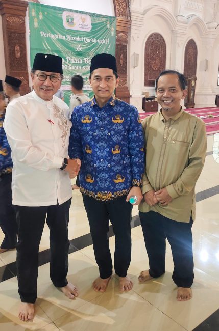 Peringati Nuzulul Quran, Dua Unit Usaha APP Group Wakafkan 3.000 Mushaf Alquran untuk Pemprov Banten