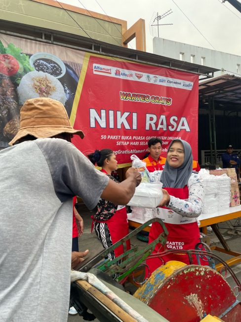 Buka Puasa Gratis Sepanjang Ramadan 2025! Alfamart dan WINGS Group Gandeng Warteg UMKM di 36 Kota Bantu Kaum Duafa