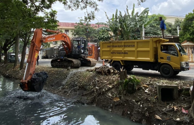 Minimalisir Banjir, Dinas PUPR Normalisasi Saluran Bendung Tanah Tinggi 3