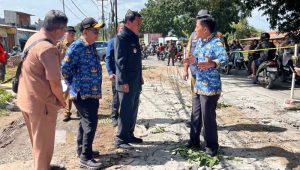 Bupati Tangerang Tinjau Perbaikan Jalan Bojong Renged-Teluknaga yang Rusak Parah