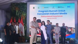 Serahkan Kunci Rumah Subsidi, Menteri PKP : Program Ini Bukan untuk Membungkam Wartawan