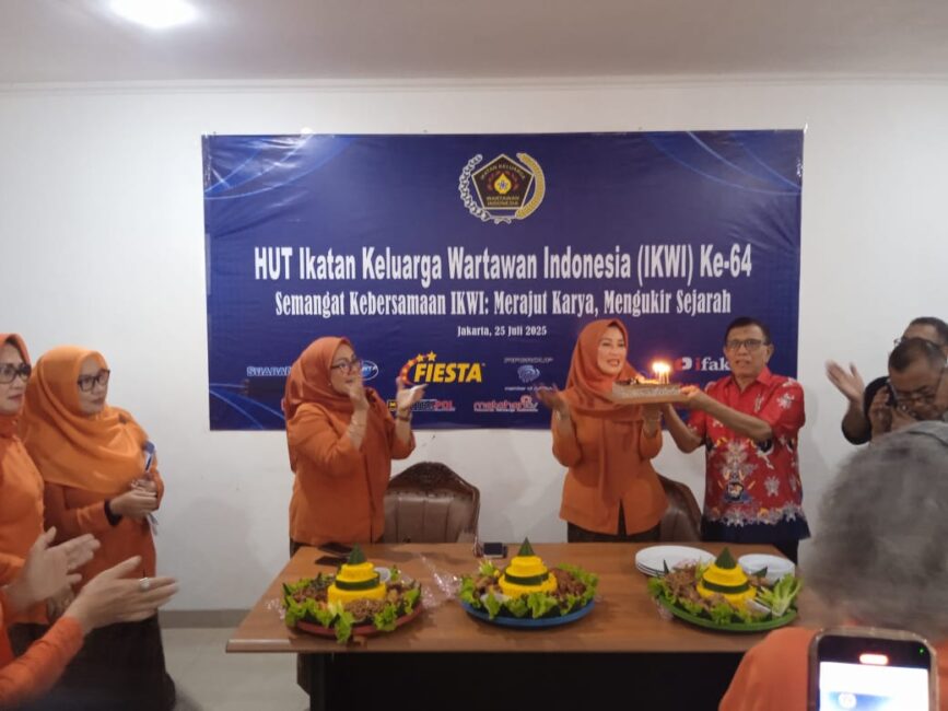 Pengurus IKWI  Pusat Rayakan HUT Ke-64  Secara Sederhana