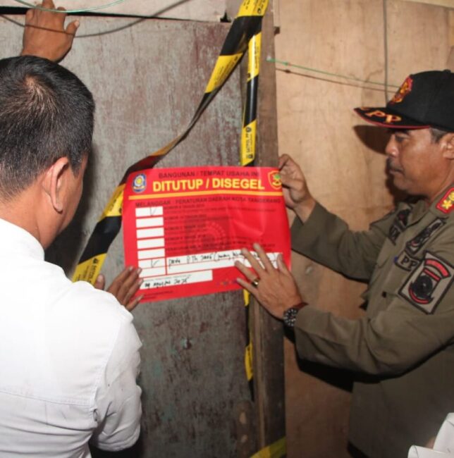 Diduga Jadi Tempat Prostitusi, Bangunan Liar di Lahan PT Angkasa Pura di Segel Petugas