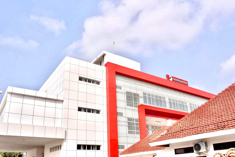 Bank Jatim Resmi Jadi Pemegang Saham Bank Banten